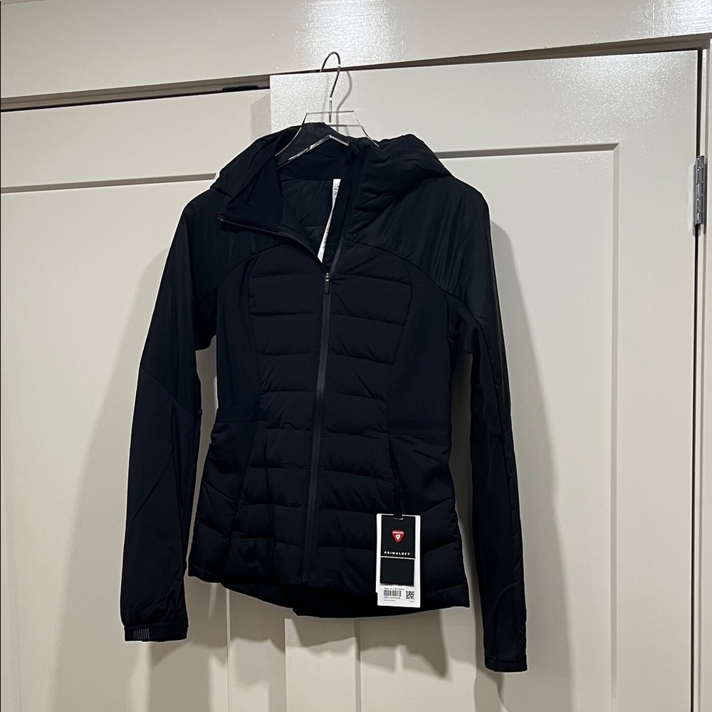 Lululemon Women's Black Hooded Jacket NWT Size 6